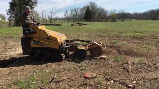 Vermeer SC 40 stump grinder in action