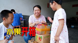 購買兩箱水果，媳婦迫不及待的打開，看看是什麼 | Online purchase of two boxes of fruit! See what it is