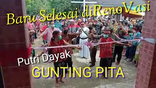 Gadis Dayak Gunting PITA