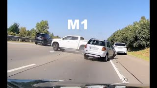 BELEROHANT a Mercedes pickup hátuljába a Suzukis az M1-es autópályán