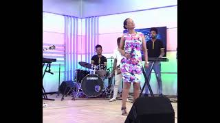 Haimanot Aweke exelent performance on stage ሃይማኖት አወቀ የሚገርም የመድረክ ብቃት