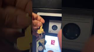 How to manually open the lockers