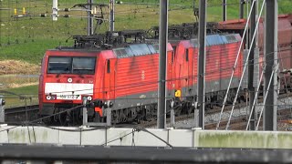 189 072-)(-189 031, DB ES64F4, with empty ore train pass railyard Kijfhoek, NL, 17 MAR 2020