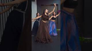 Haaye Mein Marjawa Tere Bin😍 #Weddingdance #shorts #weddingdancesongs #Snehu & Friends #shortsvideo