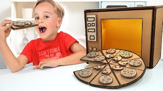 Chris and Mike have fun playing with Cardboards