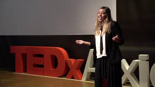 ¿Ambiciosa se nace o se hace? | Marta Lliteras | TEDxArxiduc