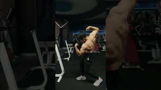 cómo hacer la pose de Arnold Schwarzenegger #bodybuilding #arnold #posing #gym #tutorial