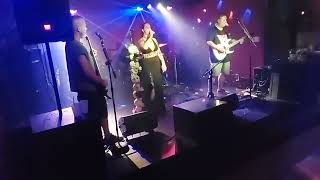 The UnAnnounced Band- Voices Carry cover at AJ McMurphies Greenville NC