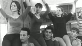 Leah Dorly sings with the Karmon Singers \u0026 Dancers  - Lamidbar Sa'enu (live in Tel Aviv, 1969)