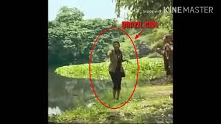Crocodile Attack on Girl while taking her Photograph | Shocking!!! | Viral video |