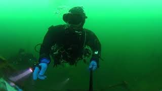 360°4K Squeezing underneath a boat in the PDRA American Quarry