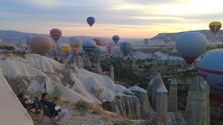 KAPADOKYADA BALON MANZARASI ILE ESSIZ SISME CADIR KAMPI  #keşfet #atikailesi #travel #automobile