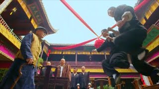 【Kung Fu Movie】Bully attacks the crippled old man, but old man’s hidden skills make him chicken out.