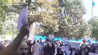 تصاویر دیگری از تجمع پرستاران در کرمانشاه؛ «وعده وعید کافیه، سفره ما خالیه»