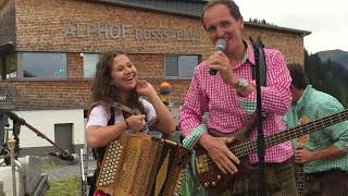 Alpenstarkstrom und Sarina Natter auf der Rossstelle in Mellau, September 2016