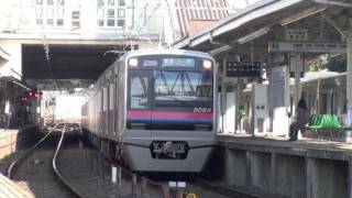 【京成】3000形3004F%普通上野行＠京成高砂('11/11)-1{Keisei3000@Takasago}