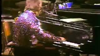 Rocket Man - Elton John 1972.wmv