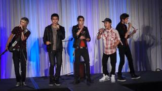 iM5 Performs at Purses For The Heart