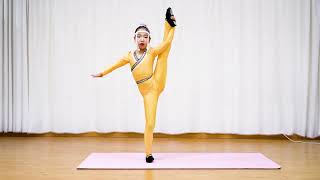 Mongolian future star girl. Contortionist