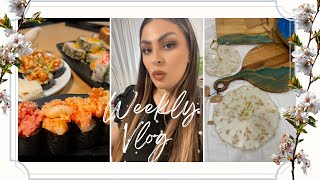 Weekly vlog😍 We're going to the restaurant 🍱 and the holiday market for your youngsters! Waltmart...