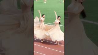 你拿什么抵抗我# 前尘应念 # 古风舞蹈 # 舞台无处不在 #dance #douyin #民族乐团 #舞蹈 #中国文化中心 #comedy #funny #勾栏听曲儿