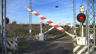 Spoorwegovergang Martina Franca (I) // Railroad crossing // Passaggio a livello