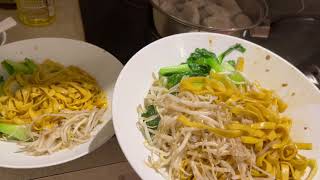 មីគោកប្រហិត២មុខងាយៗ dried noodles with pork paste and beef balls