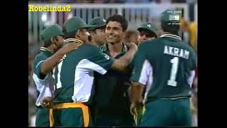 Pakistan vs Australia Carlton and United series 2000 after the world Pakistan beat Australia in Aus