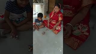 দুষ্টু আর দুষ্টু দাদা এটা কি ভাগ করছে 50=50🤣😭😂😅😜 #short #funnyvideo