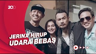 Momen Jerinx Peluk Mesra Istri Usai Bebas dari Penjara!