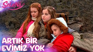 Kızlar sokakta kalıyor! 😥 - Selena