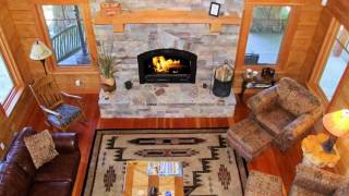 OREGON COAST HOME TOUR: The cabin of your dreams on sparkling Woahink Lake