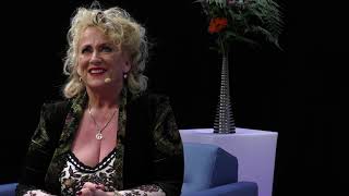 College De schaamte voorbij met Karin Bloemen