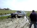 discovery 4x4 in the marsh