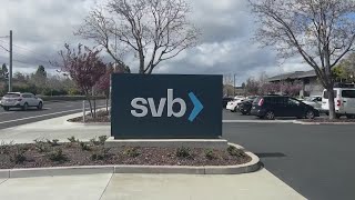 SVB customers line up to withdraw money