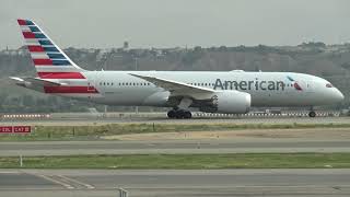 American Airlines Boeing 787-800 Dreamliner N882BL Taxing Madrid Barajas LEMD