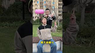 左右大挑战，攀岩挠脚心 逗你一笑😅😅😅烦恼忘掉 看一遍笑一遍 笑到肚子疼 看完不笑算我输 意想不到的结局