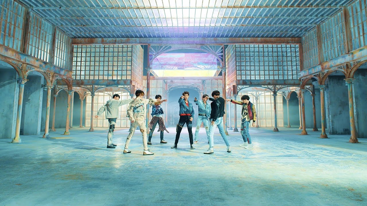 BTS - FAKE LOVE BTS - FAKE LOVE
