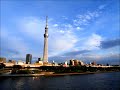 雲の流れ インターバル撮影　夕暮れに輝く　東京スカイツリー　at dusk