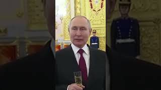 😡 Путин с бокалом шампанского ВПЕРВЫЕ ПРИЗНАЛ ТЕРРОР в Украине #shorts