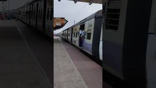 Bhartiya local train🇮🇳🥰🚆🚃 #youtubeshorts#shortsvideo#trainvideo#viral#shorts