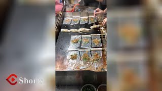 YouLookYummy343| The Chinese snack, Grilled GuoTiao, makes people salivate!中国街头小吃烤粿条看了让人垂涎三尺！