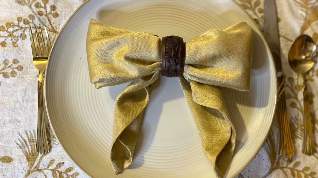 Christmas Bow Napkin Fold Youtube