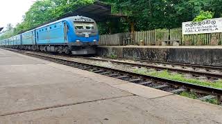 Train @ Pallewela railway Station