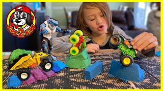 Monster Jam Creatures & Monster Truck Toys - DIY Monster Dirt Arena with TONS OF KINETIC SAND COLORS