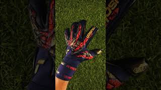 Glove opening: Reusch Attrakt X Evolution #reusch #gloves #keepersport #goalkeepergloves