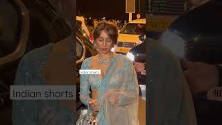 actress Anushka dandekar dress 👗 #trending #viral #bollywood #actress #ytshorts #youtubeshorts