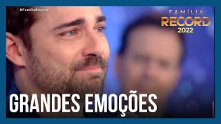 Rodrigo Faro leva Miguel Coelho às lágrimas com presente simbólico | Família Record