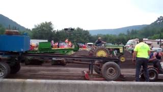 John Deere 720 Tractor Pulling - IN HD - at the Loyalsock Valley Antique Machinery Show 2012