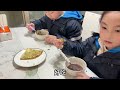 不加水的鸡蛋饼，孩子很喜欢吃，下午去外面找野菜了日常vlog 记录真实生活 平平淡淡小日子 记录日常